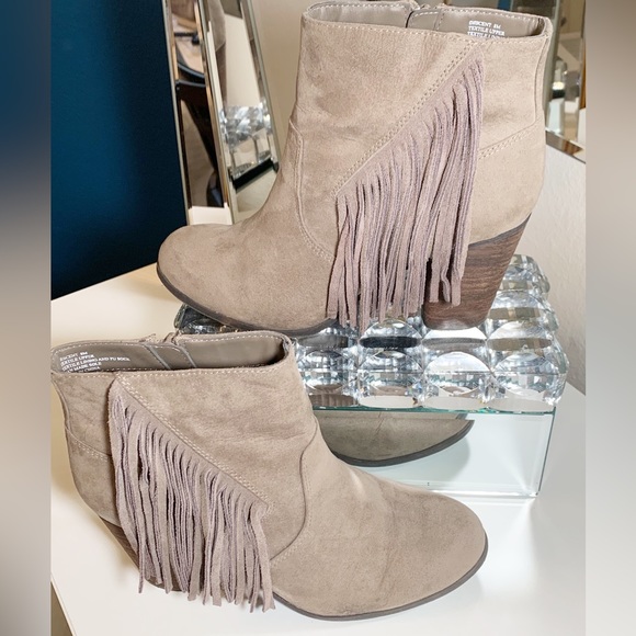 Madden Girl (size 8) Taupe Fringe Booties with Heels - Picture 6 of 16